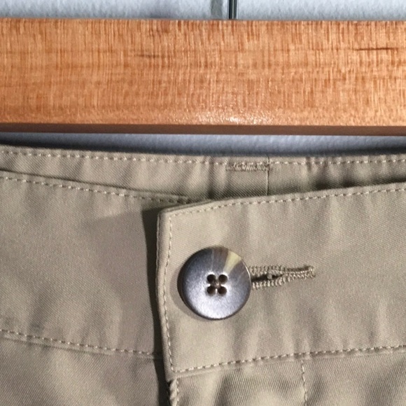 Adidas shorts men’s size 40 tan 100% polyester flat front thin fabric - Picture 4 of 14